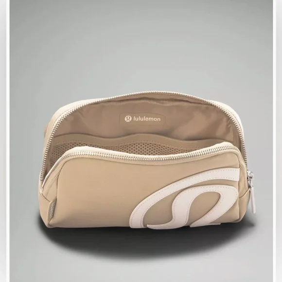 NWT Lululemon 1L Belt Bag LIMITED EDITION EXCLUSIVE in Trench/White Opal Logo - Picture 10 of 11